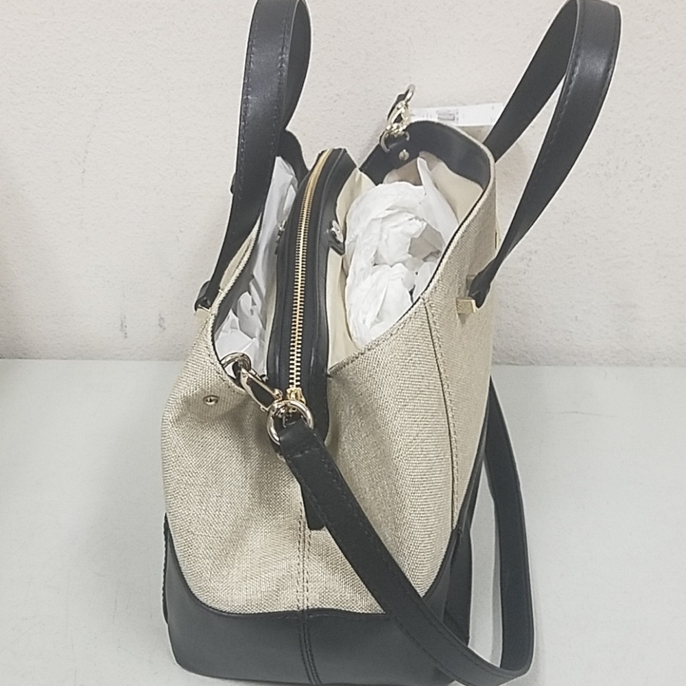 Authentic Kate Spade - Picture 5 of 7